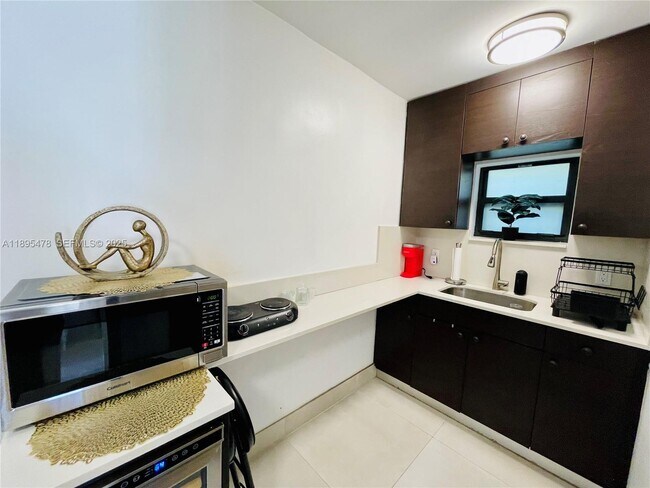 Foto del edificio - 38 NW 52nd St