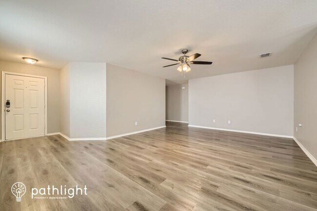 Building Photo - 728 Riverflat Dr