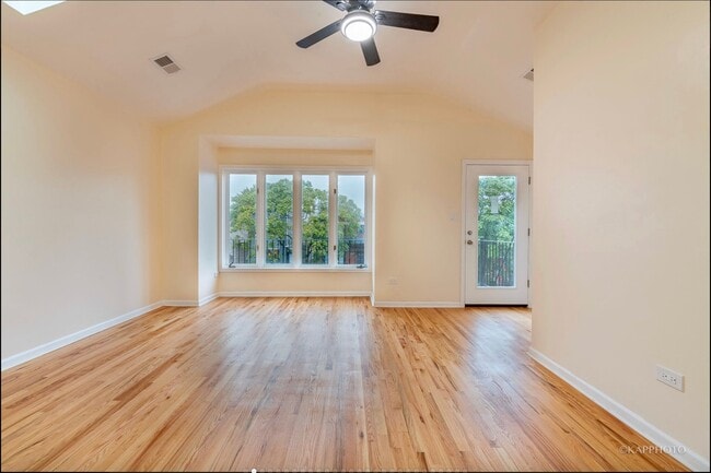 Photo - 2435 W Polk St Apartment