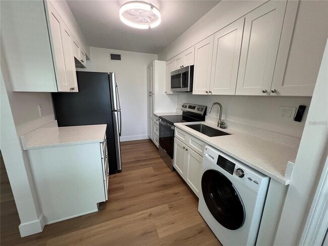 Building Photo - 418 Durrance St