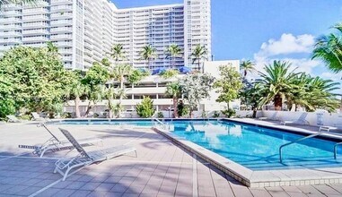 Building Photo - 7545 E Treasure Dr