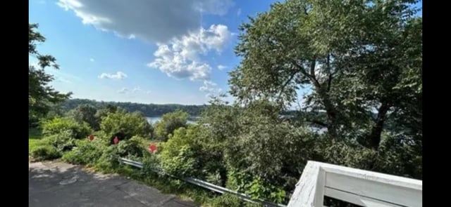 Building Photo - 641 Franklin St