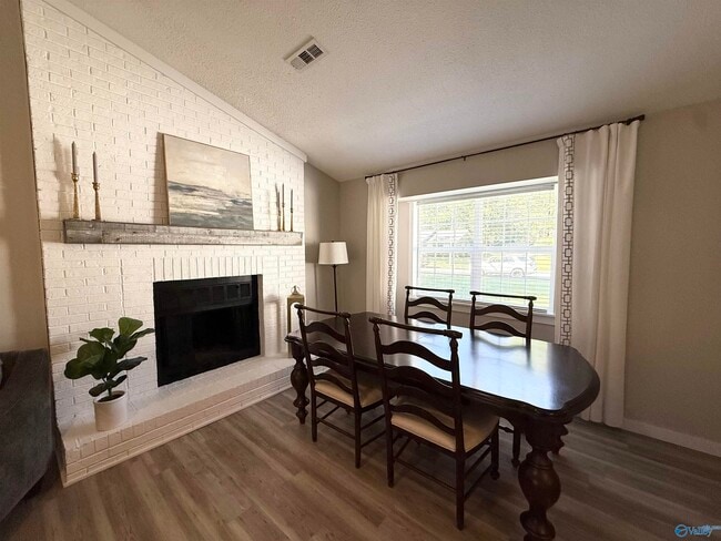 Foto del edificio - 9742 Wallwood Dr SE