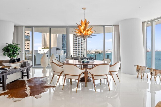 Foto del edificio - 300 Biscayne Blvd Way