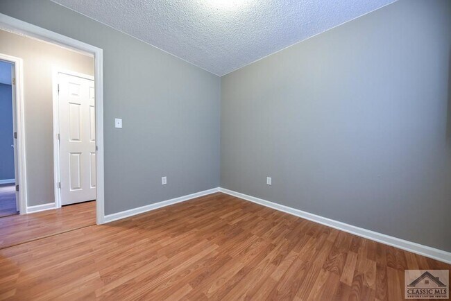 Building Photo - 370 Buckingham Terrace