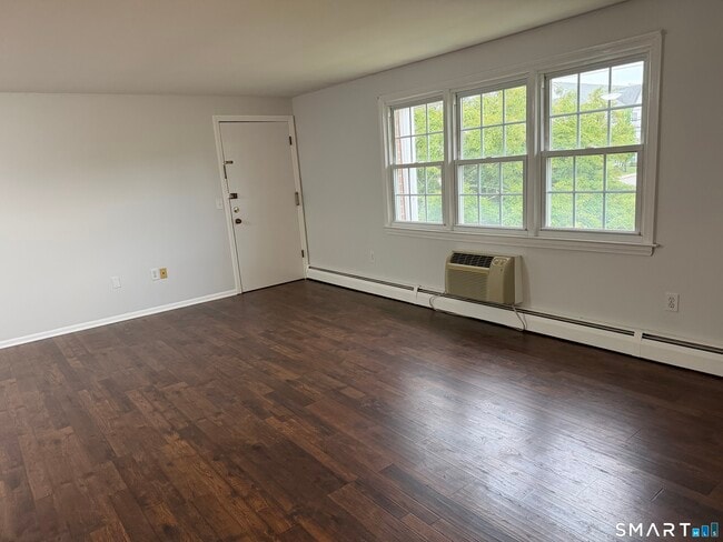 Building Photo - 1254 Farmington Ave