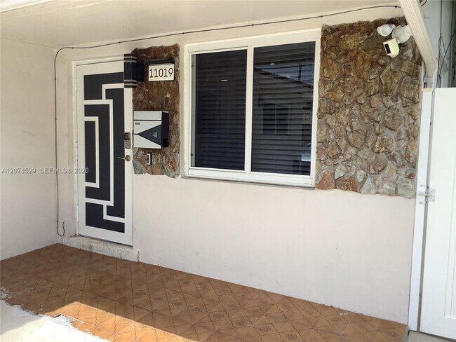 Foto del edificio - 11019 SW 5th St