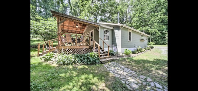 Building Photo - 253 Bradley St