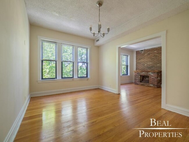 Building Photo - 1 bedroom in CHICAGO IL 60657