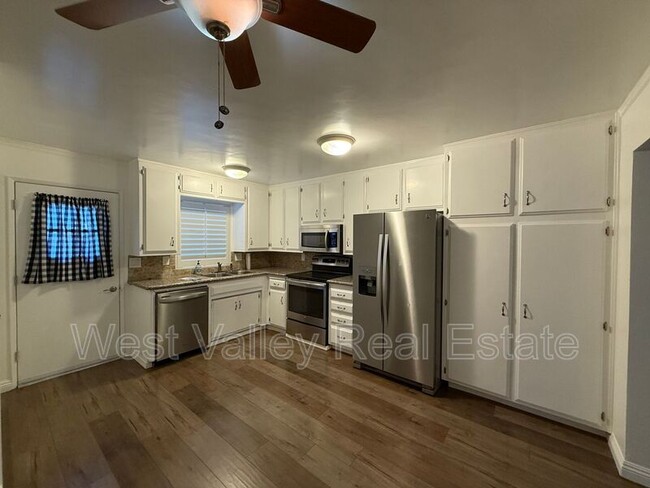 Foto del edificio - 543 Front St