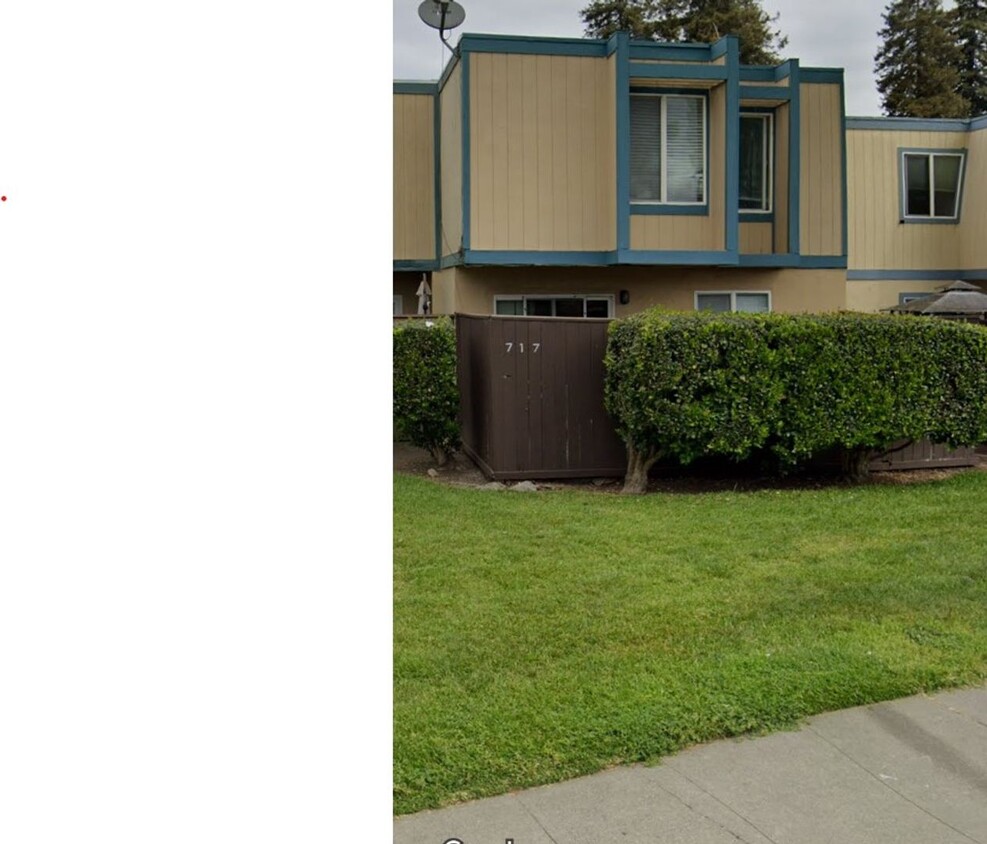 Foto principal - Fully Remodeled 3 Bedroom Townhome Availab...