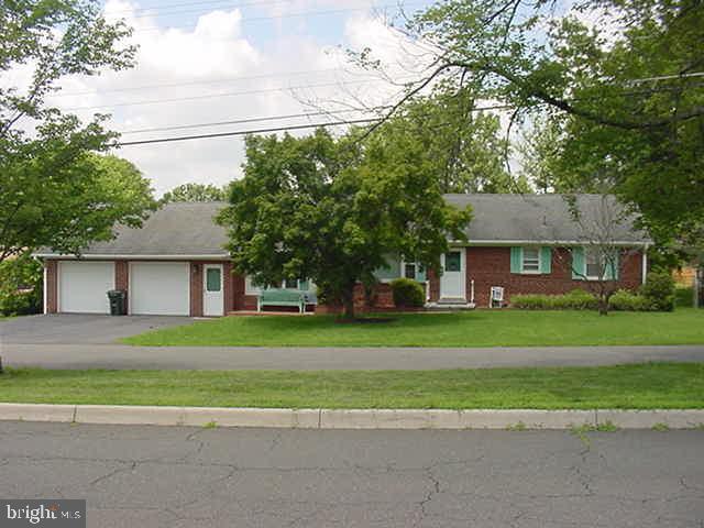 Foto principal - 9318 Stuart Ave