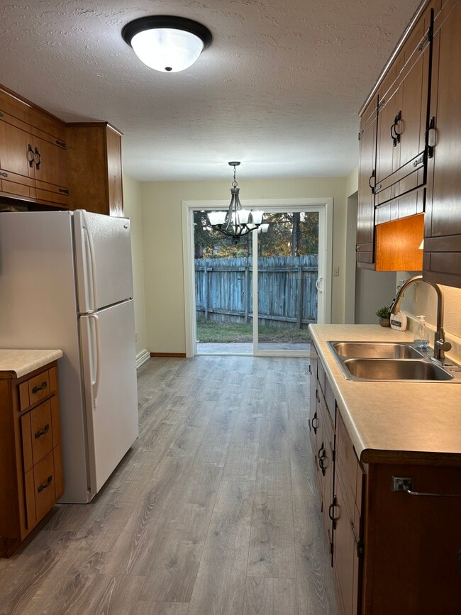 Kitchen - 1761 Midway Rd