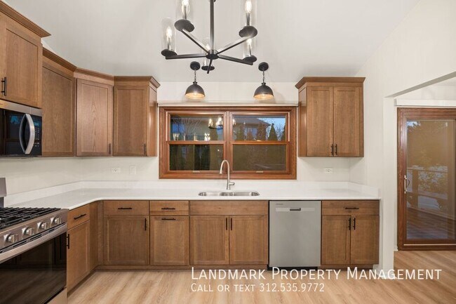 Foto del edificio - 409 Sara Ave