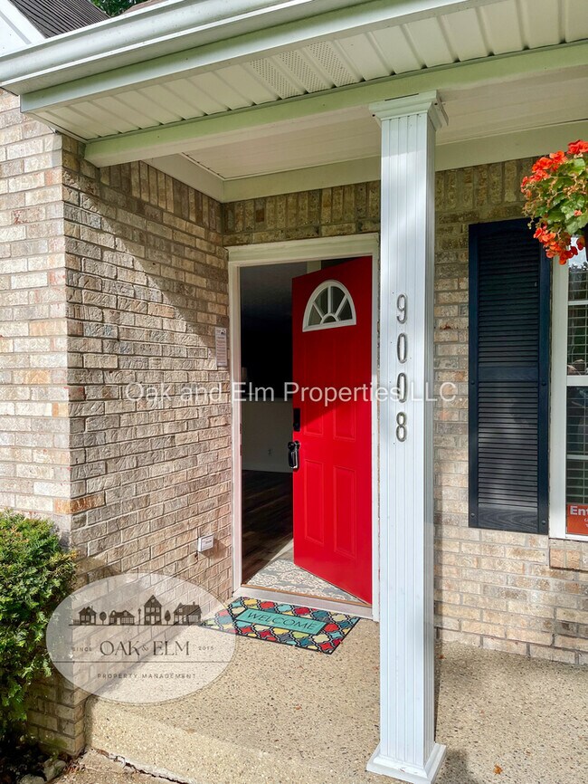 Foto del edificio - Updated 3 Bedroom Home with 2 Full Baths, ...