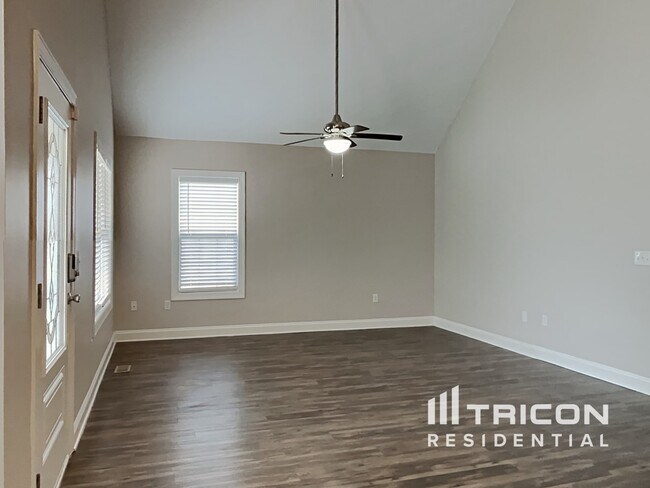 Foto del edificio - 953 Loch Lomond Cir
