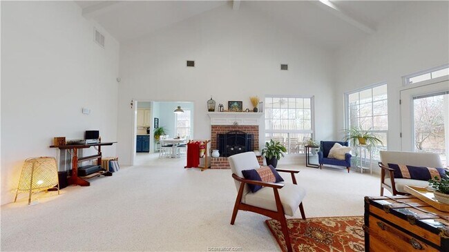 Building Photo - 9204 Waterford Dr