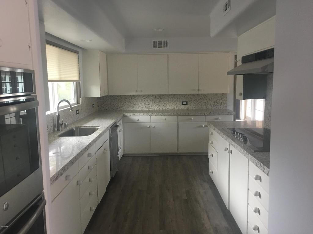 Foto del edificio - 9630 Santa Rosa Rd