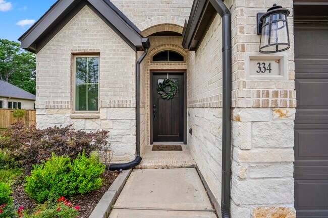 Building Photo - 334 Topper Pines Dr