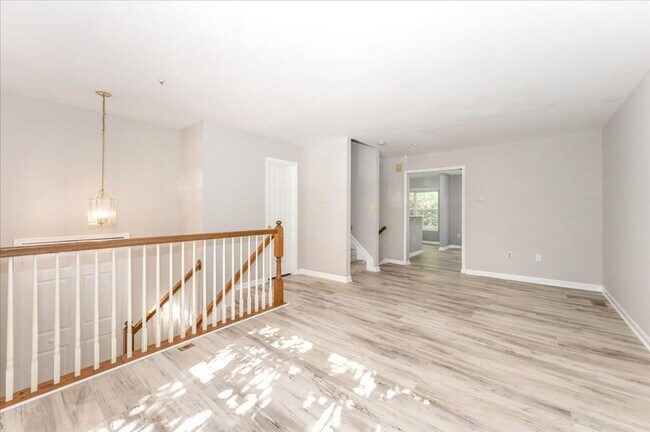 Foto del edificio - Ballenger Creek Area for Lease