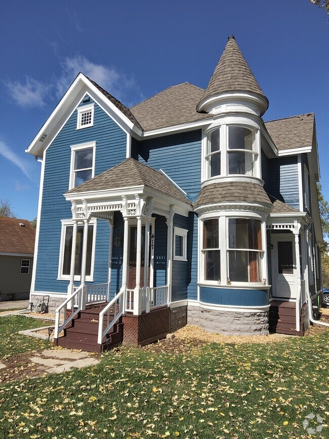 Apartments For Rent in Marquette, WI with Hardwood Floors 1 Rentals