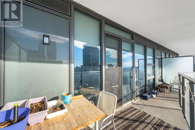 Building Photo - 11 Wellesley St W