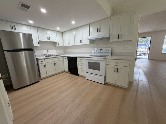 Photo - Newly Renovated 2-Bedroom Home with Large Yard – Pet Friendly in North Highlands! Move in Today!!!
