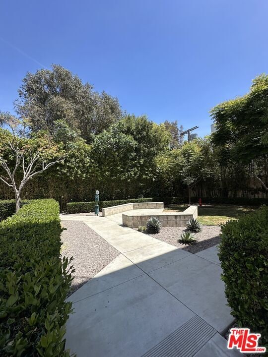 Building Photo - 634 N Gramercy Pl