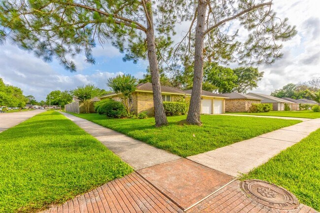 Building Photo - 2799 Wood Hollow Dr