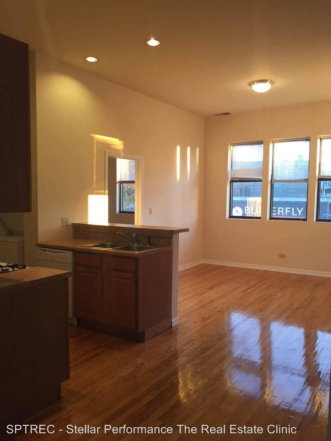 Foto del edificio - 1142 W Grand Ave