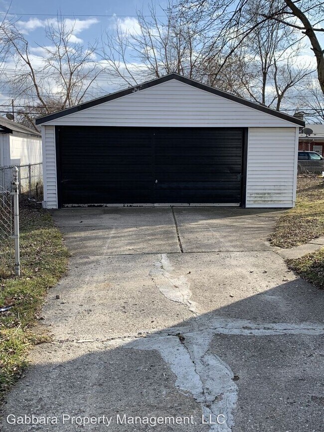 Building Photo - 3 br, 1 bath House - 8230 Maxwell