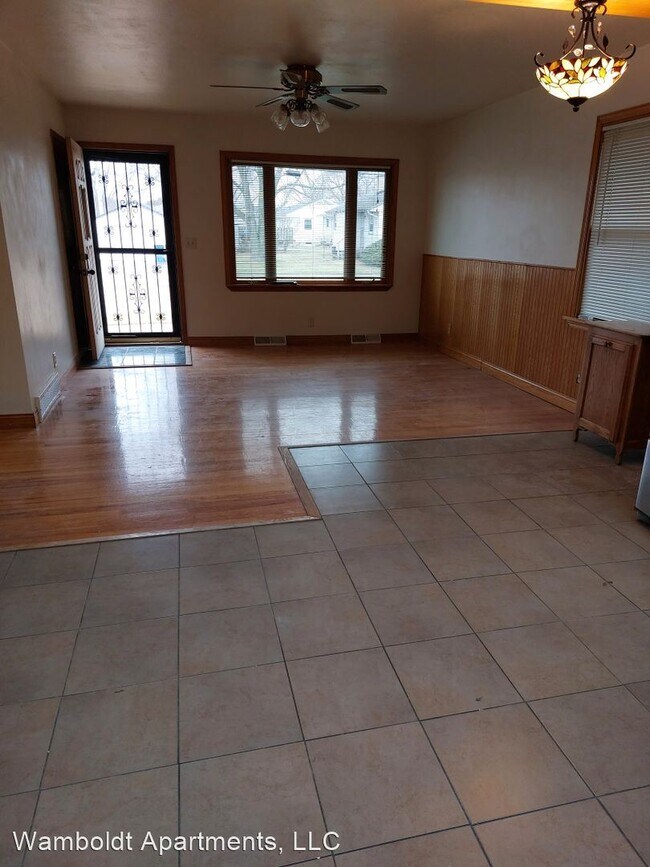 Building Photo - 3 br, 1.5 bath House - 2215 Golf Ave