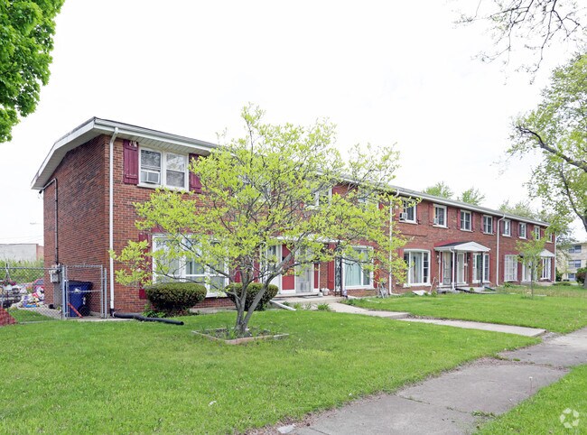 Building Photo - 62-72 E Blecke Ave