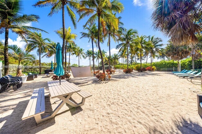 Foto del edificio - 9172 Collins Ave