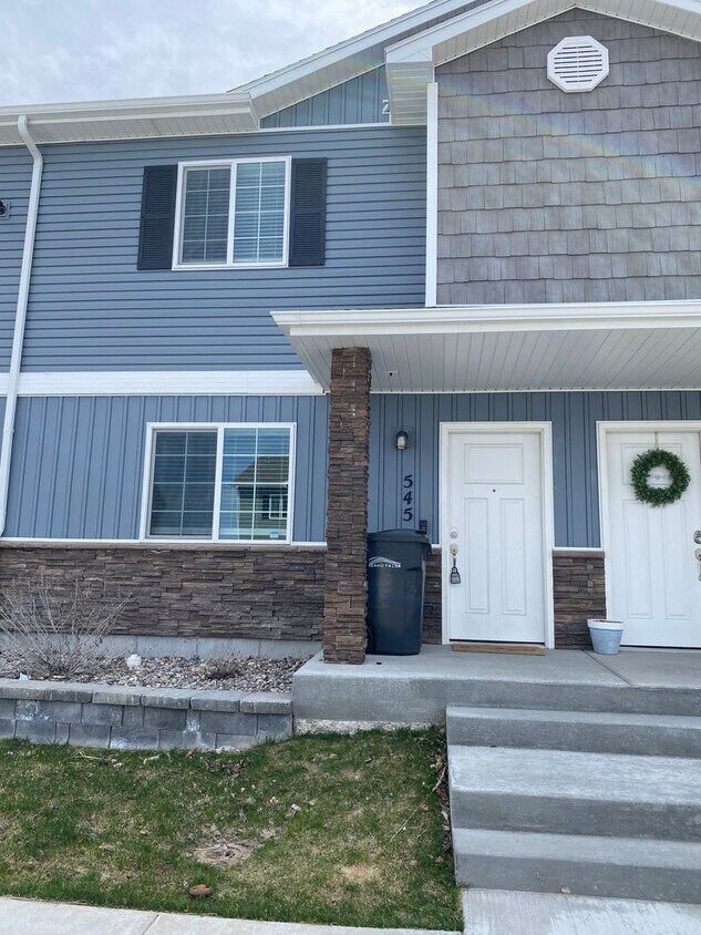 Primary Photo - Townhouse