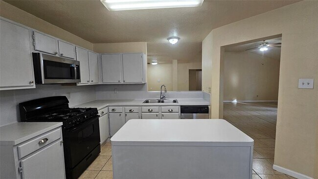 Foto del edificio - 28811 Sedgefield St