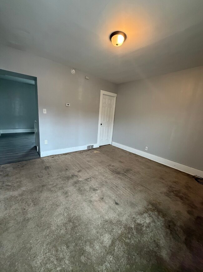 sala de estar - 1305 Airbrake Ave