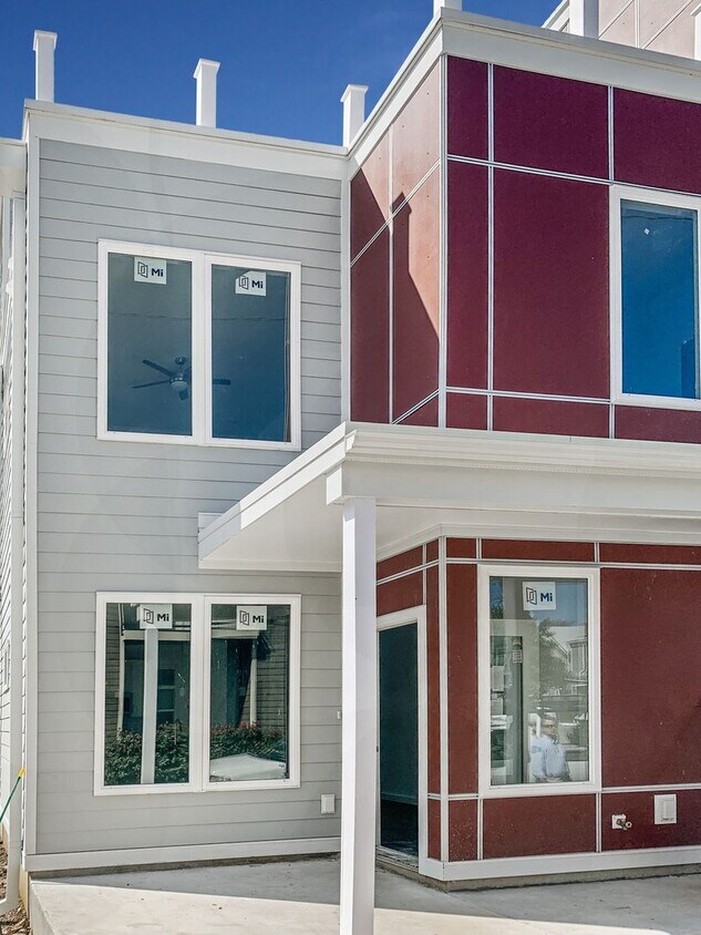 Foto principal - Fantastic Corner Unit! 2 Bedroom, 2 Bathro...