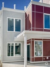 Building Photo - 114 W 12th St E