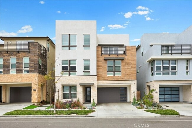 Building Photo - 478 Sycamore Dr