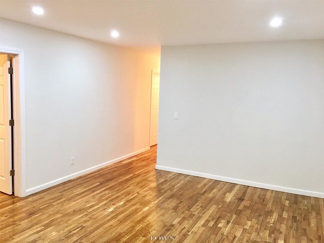 Building Photo - 1806 Amsterdam Ave