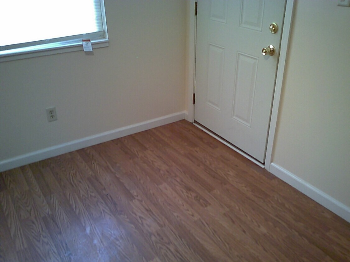 Primary Photo - 4647 Hilton Ave