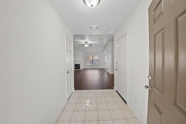Building Photo - 16122 Cypress Point Dr