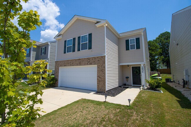 Foto del edificio - Stylish & Spacious Pet-Friendly Home in Bowden Village – 2034 Eldridge Rd, Columbia, SC 29209