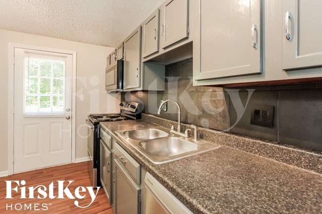 Foto del edificio - 4124 Oil Creek Dr