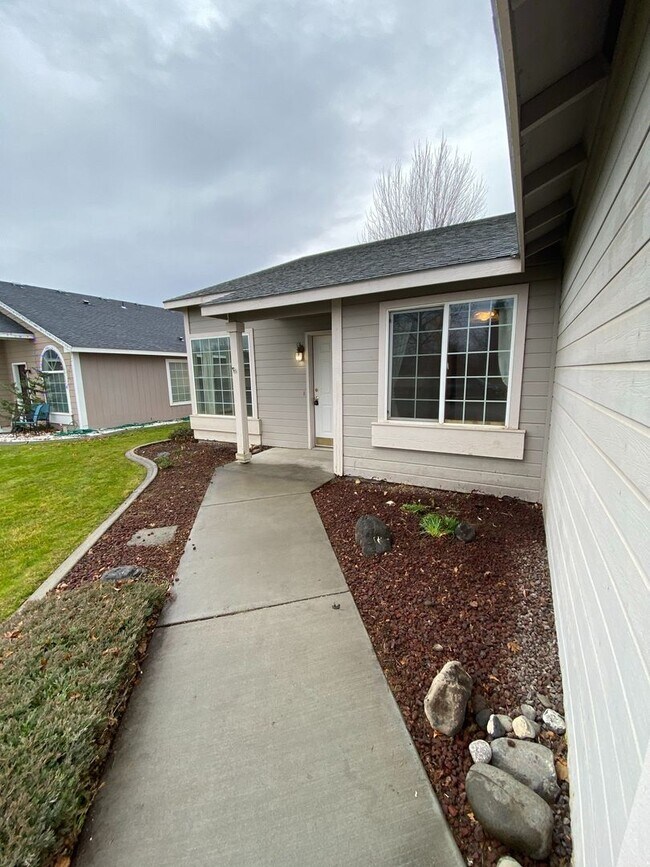 Foto del edificio - 8807 W Bonnie Ave