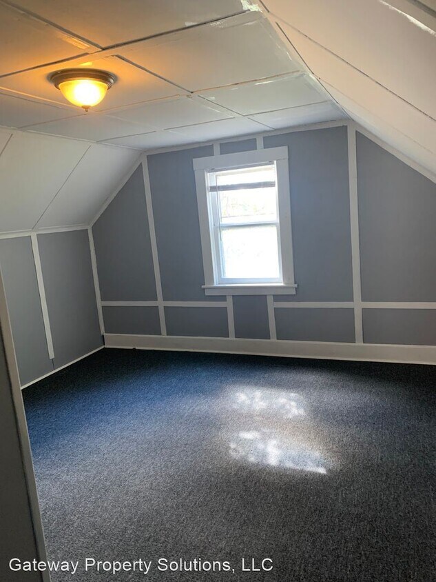 Building Photo - 3 br, 1.5 bath House - 41 Maple Ave