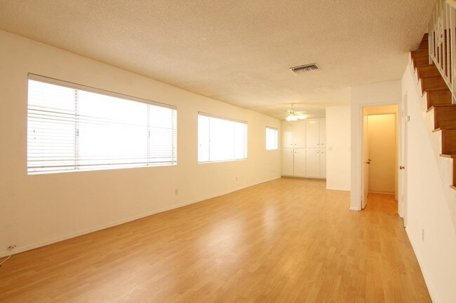 Building Photo - 2 bedroom in Los Angeles CA 90035