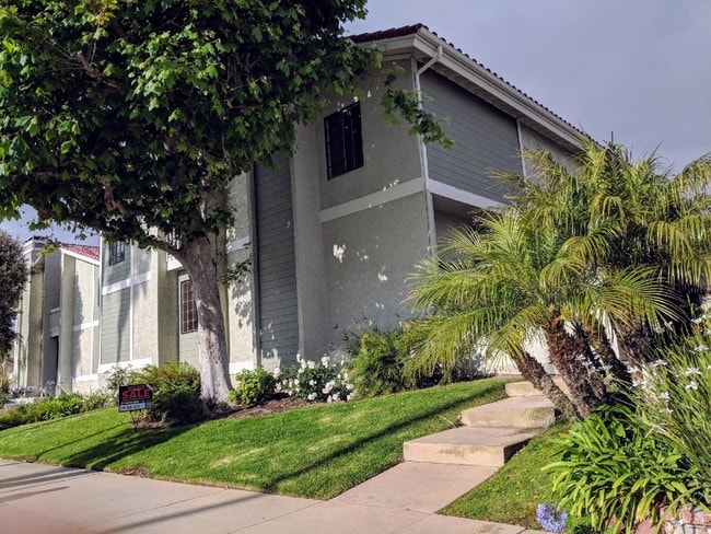 Edificio principal - 718 S Catalina Ave