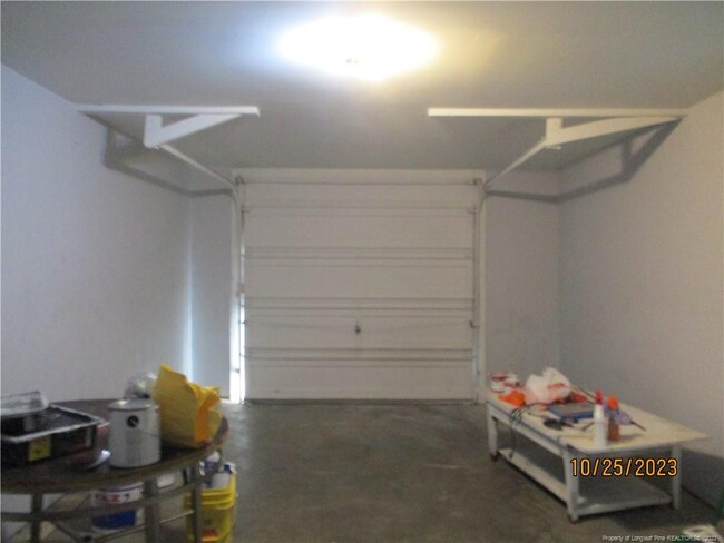 Building Photo - 2263 Shaw Rd Ext